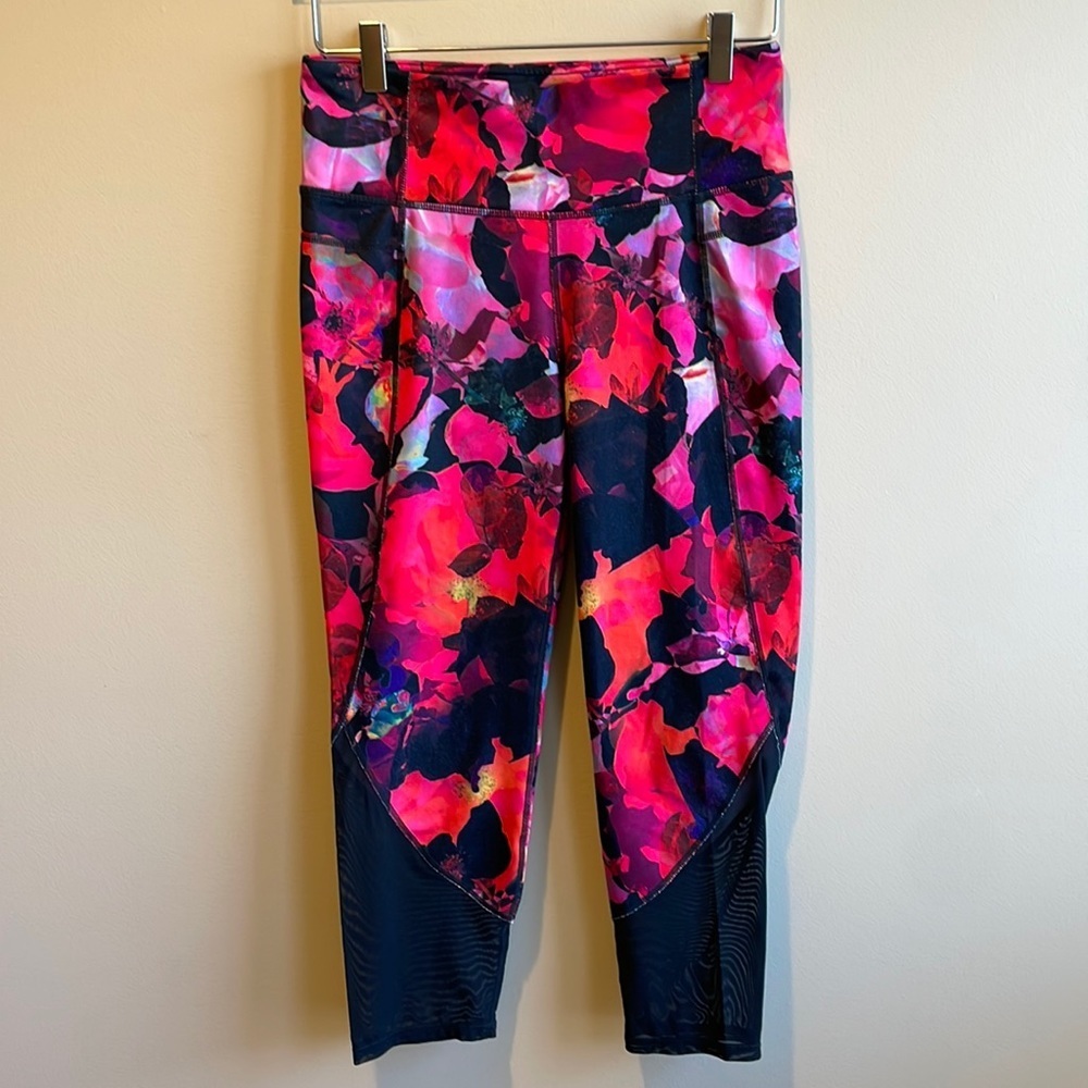 Athleta Mystique Chaturanga Mesh Crop Size Medium
